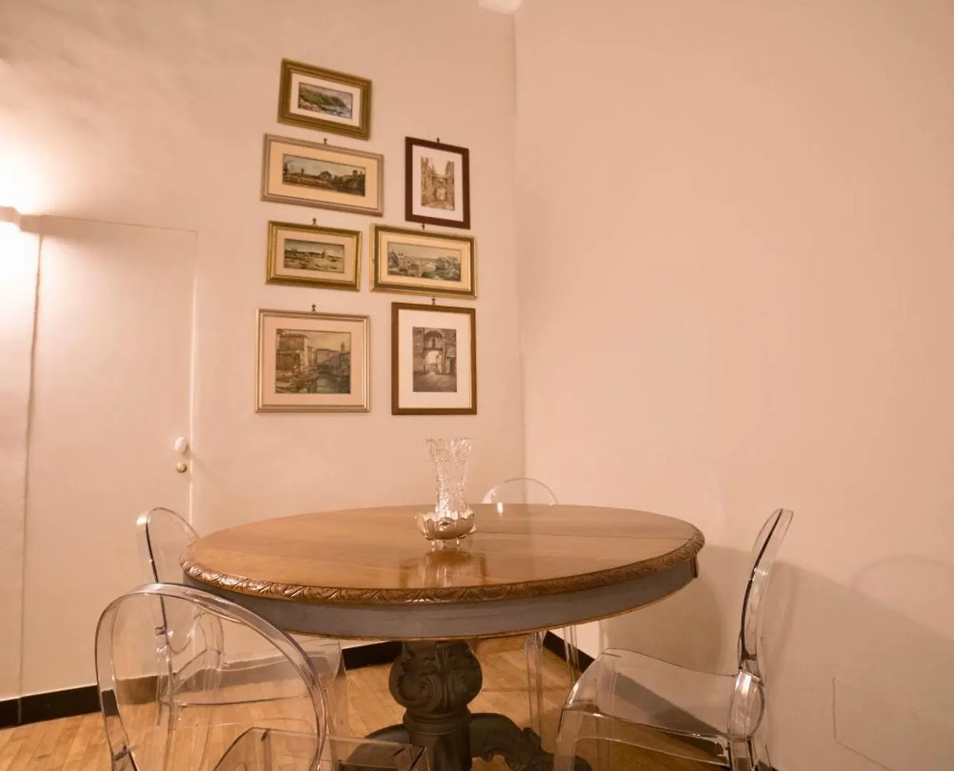 La Loggia Delle Regine Historic Center Apartment In A Period Building, Facing The Aquarium With Wi Fi And Ac Cenova
